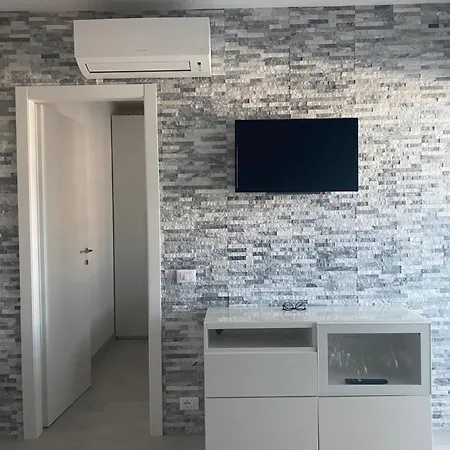 Incantevole 300m Dal Mare Апартаменты *